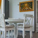 Apartment Alezzi Navodari
