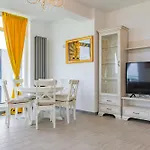 Apartment Alezzi *