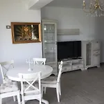 Apartment Alezzi Navodari